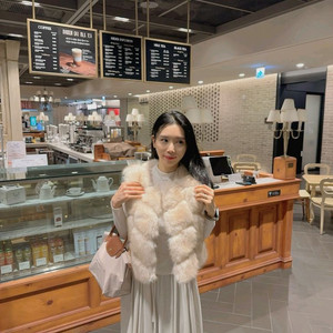 크롭 폼폼이 수입의류 페이크퍼 퍼조끼 퍼베스트