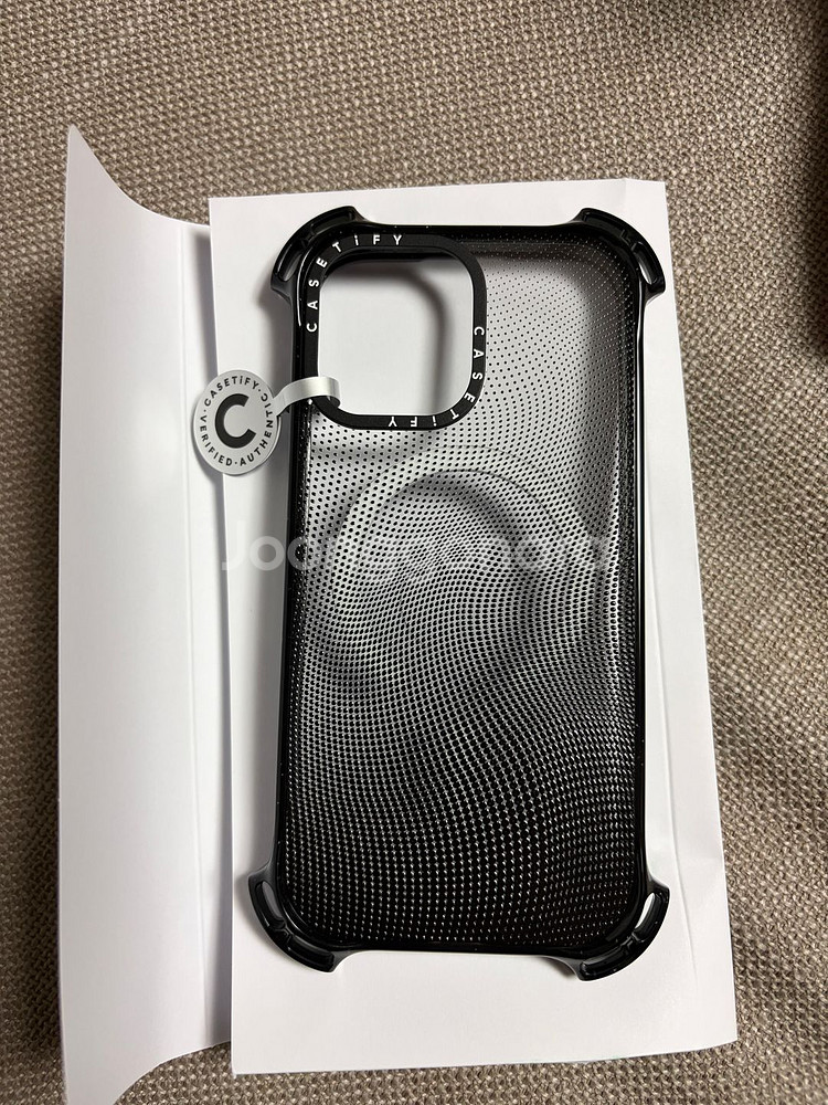 새상품)Casetify.아이폰17.바운스케이스.범퍼케이스.맥세이프.Gradient Spots케이스--2