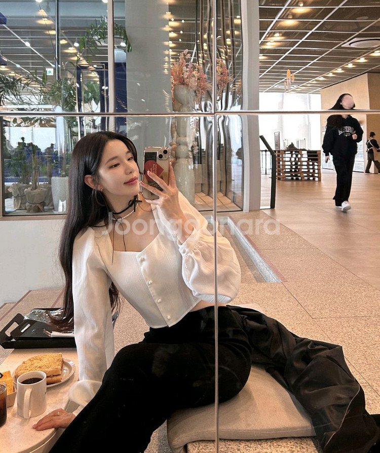 다니엘BL 블라우스 스퀘어넥 퍼프 소매--1