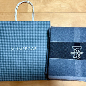 버버리 TB 로고 그레이 캐시미어 실크 머플러 목도리