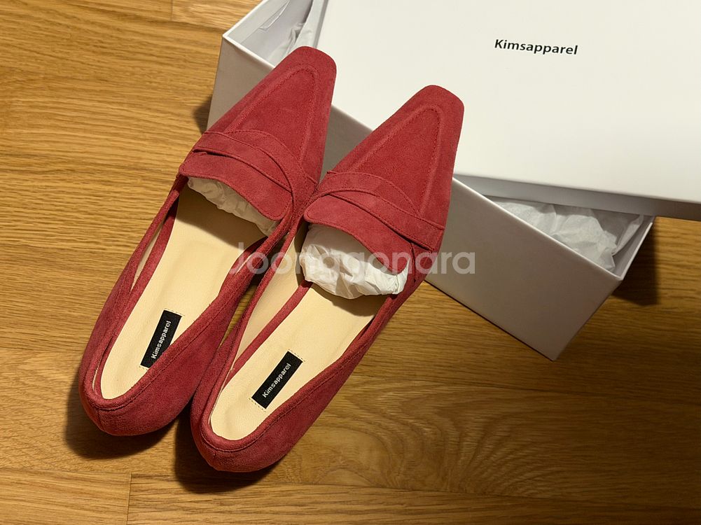 킴스어패럴 스웨이드 구두. 240사이즈--0