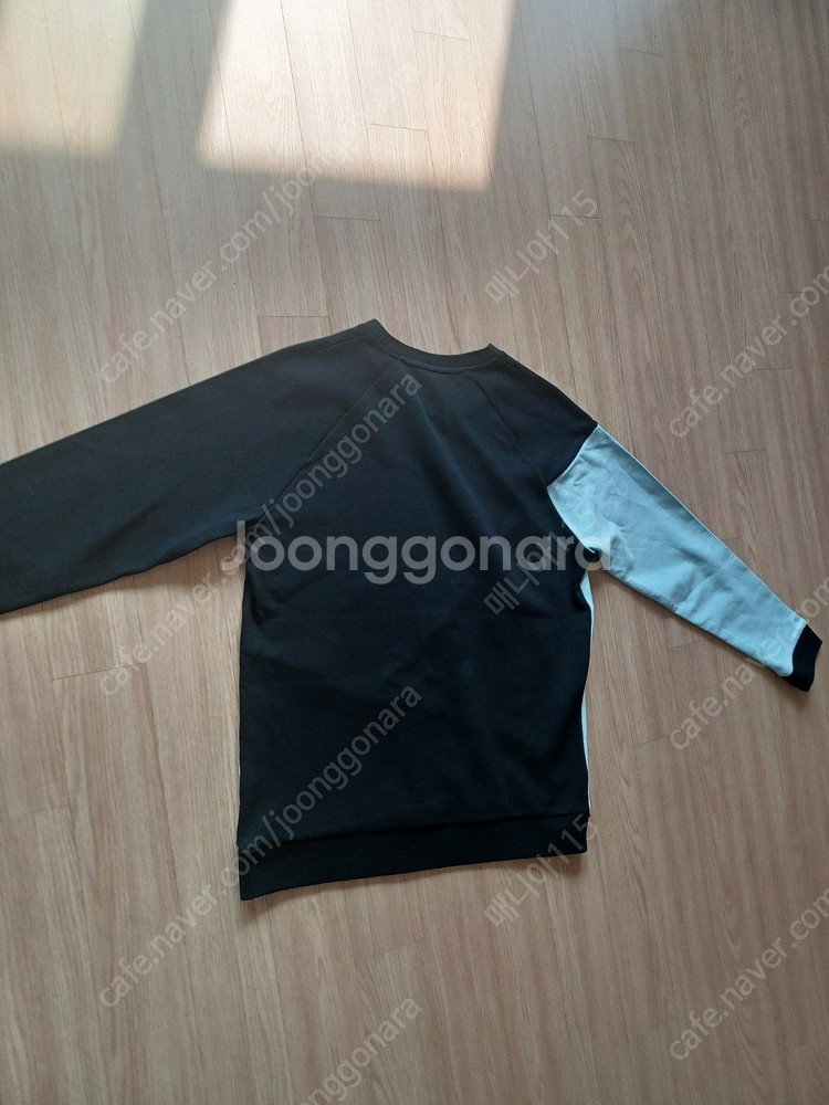 코스cos 컬러블록 맨투맨--1