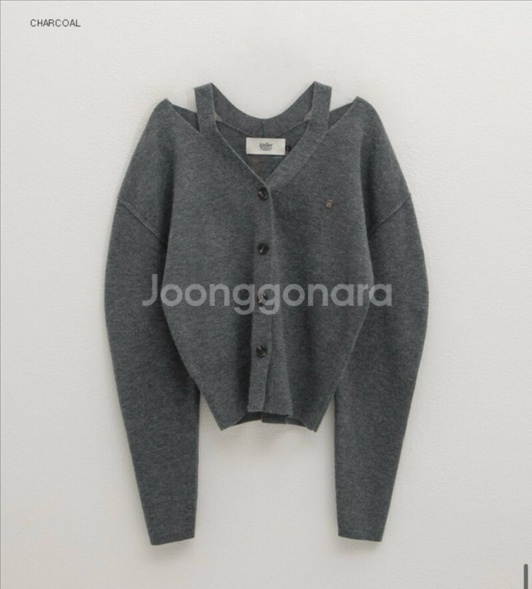 아틀리에나인 벌룬 슬리브 컷아웃 니트 가디건 새상품--4