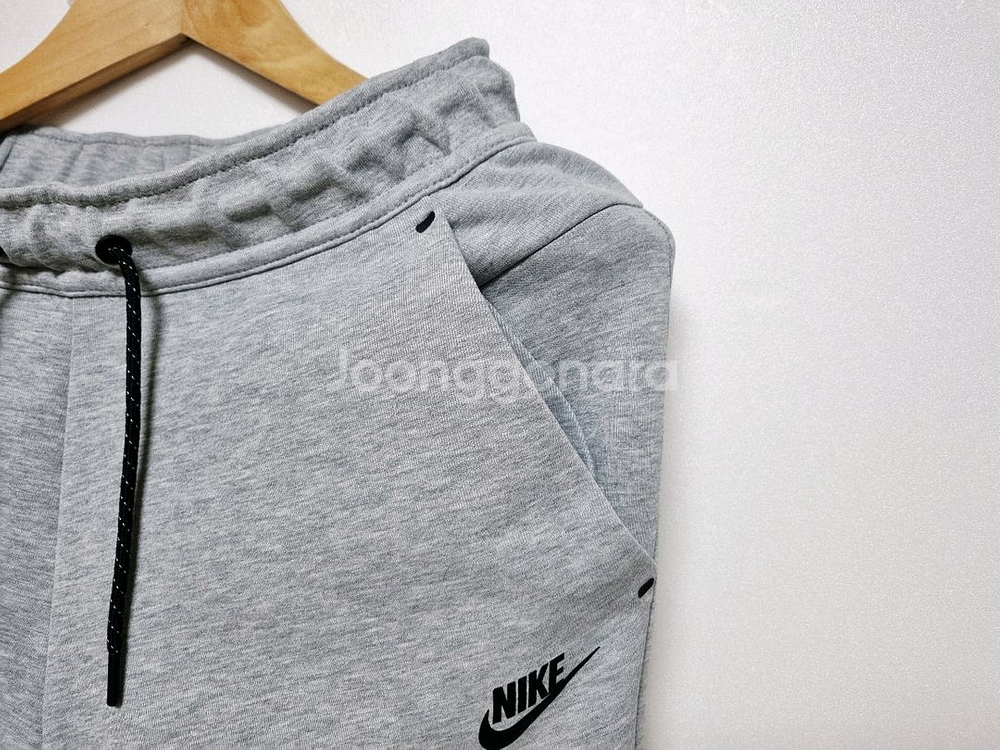 남성 정가13만 나이키 2021 테크팩 바지 트레이닝복--4