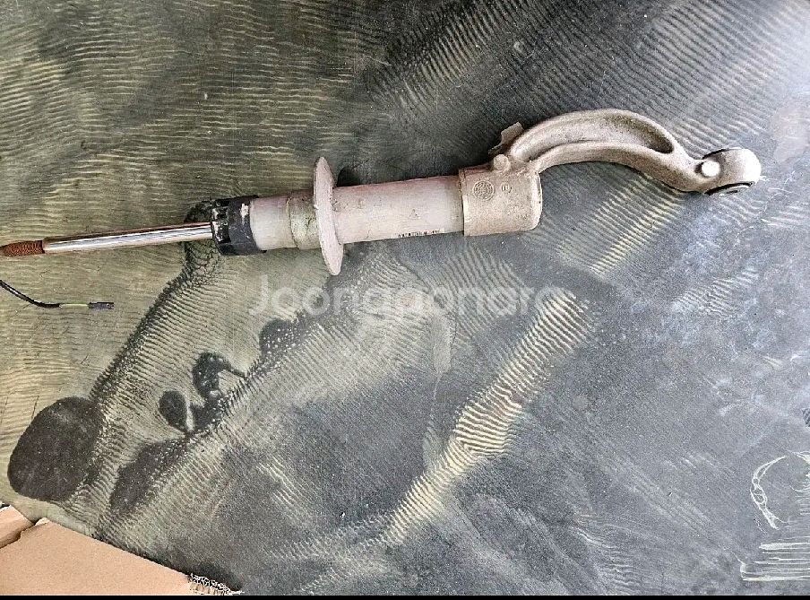 콰트로 포르테 기블리 스카이훅 서스--3