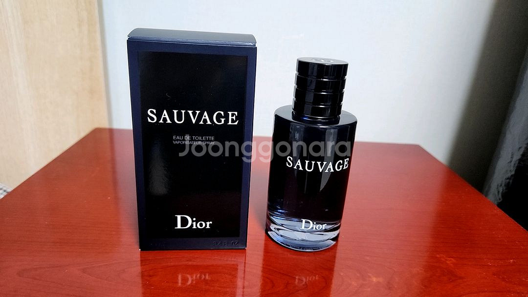 디올 소바쥬 edt 100ml 팝니다--0