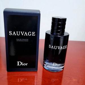 디올 소바쥬 edt 100ml 팝니다