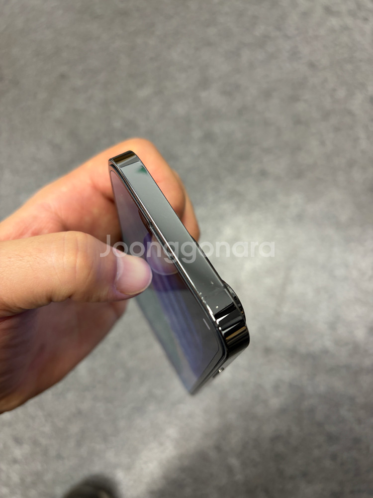 아이폰 13 프로 256GB 그라파이트 판매합니다--3