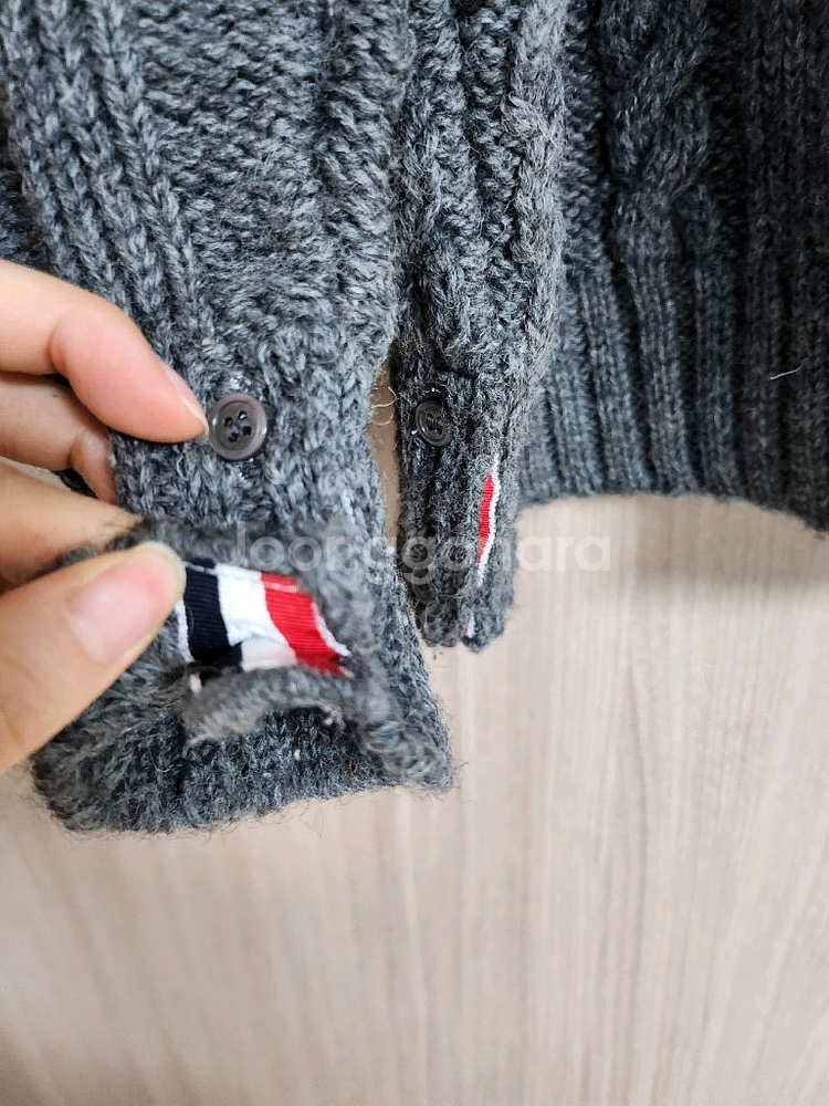 톰브라운 니트 4사이즈--4