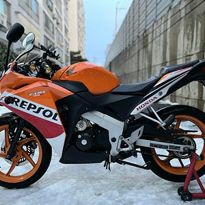 혼다 CBR125R 오토바이 구합니다