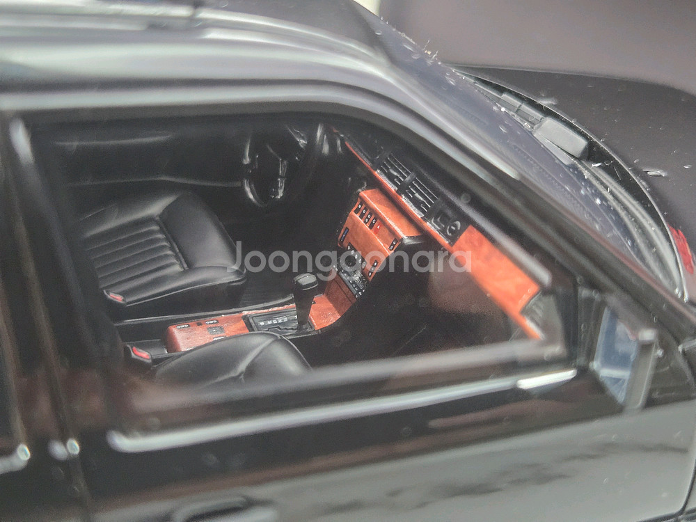 1:18 오또 벤츠300TE AMG 다이캐스트 팝니다.--3