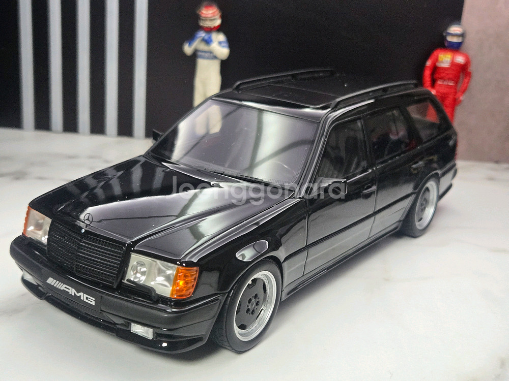 1:18 오또 벤츠300TE AMG 다이캐스트 팝니다.--0