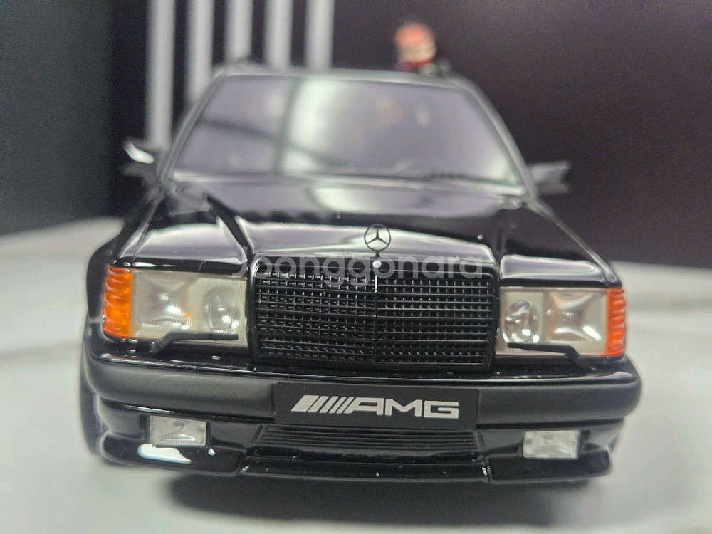 1:18 오또 벤츠300TE AMG 다이캐스트 팝니다.--4