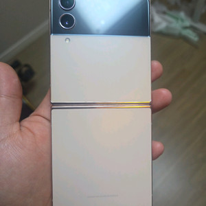 z플립4 무잔상 판매합니다