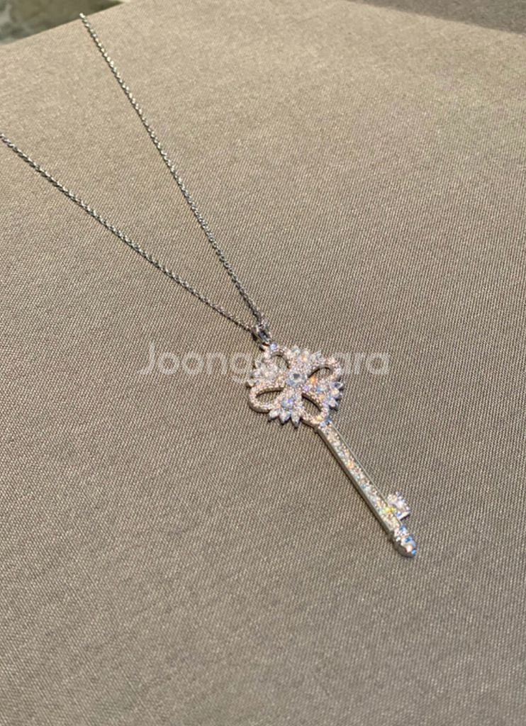 로썸제이 키 팬던트 롱 네크리스 실버--1