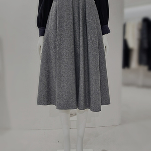 [삽니다] Zooc 치마 v234msd944 멜란지그레이 55구해요!!!ㅠ