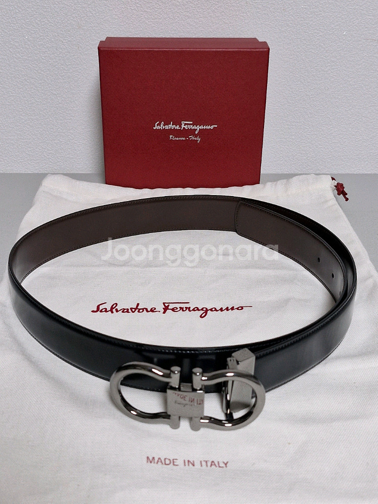페라가모 은장 양면 가죽벨트 정품입니다--0
