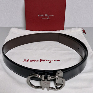 페라가모 은장 양면 가죽벨트 정품입니다