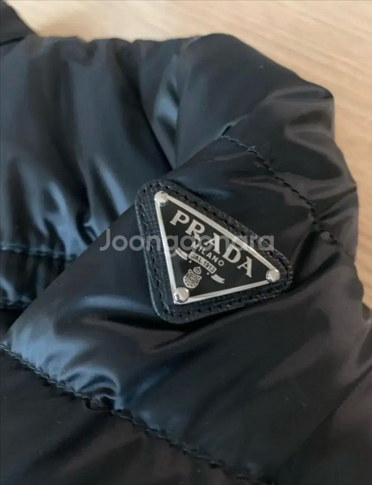 프라다 여성 경량 패딩--3