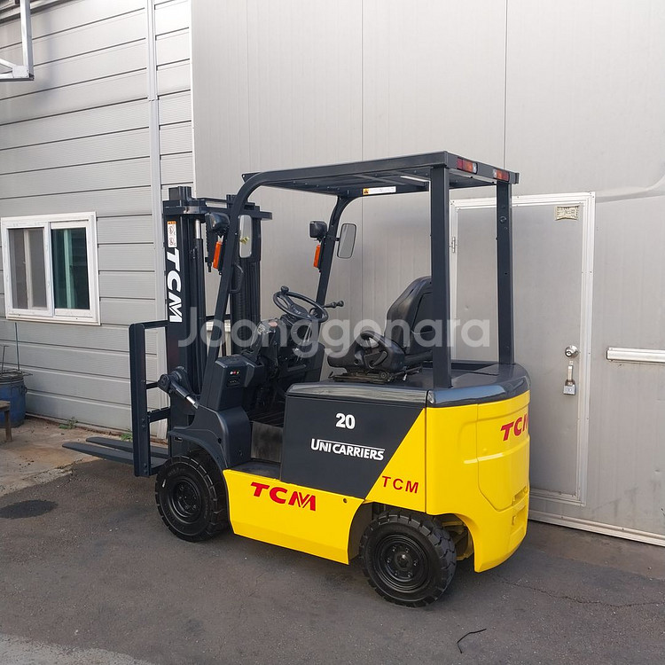 TCM 전동지게차 2.0톤 타이어신품장착 2800시간사용 2019년식--3