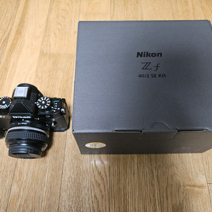 니콘 Zf 블랙 바디 + 40mm 렌즈킷 판매합니다-