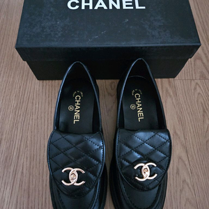샤넬 로퍼 판매해요.