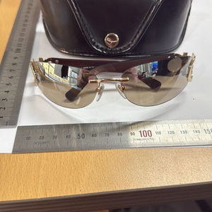 페라가모 선글라스