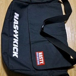 네스티킥 메신저백 1만원