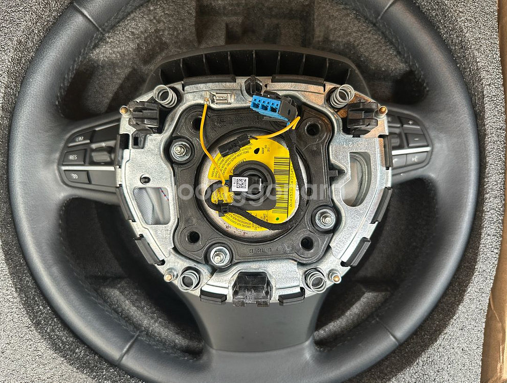 bmw f10 5시리즈순정핸들 13년식..5만--1