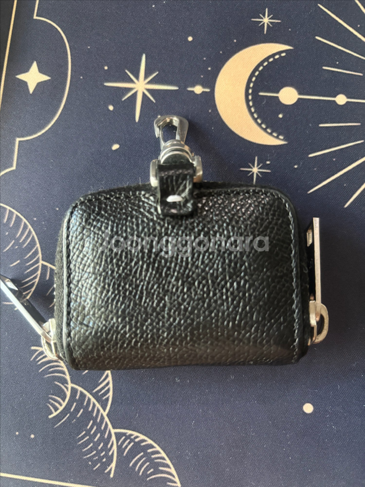 메종마르지엘라 에어팟프로 코인케이스 팝니다--2