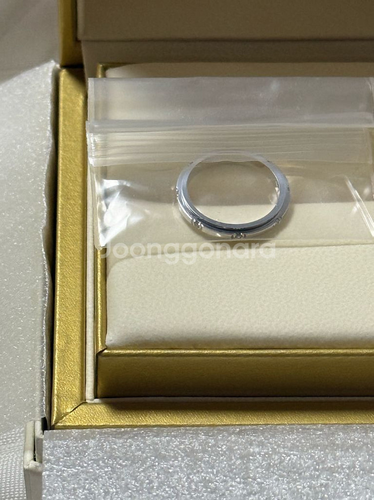 피아제 포제션 링 화이트골드 스몰 8다이아 미개봉 새상--5