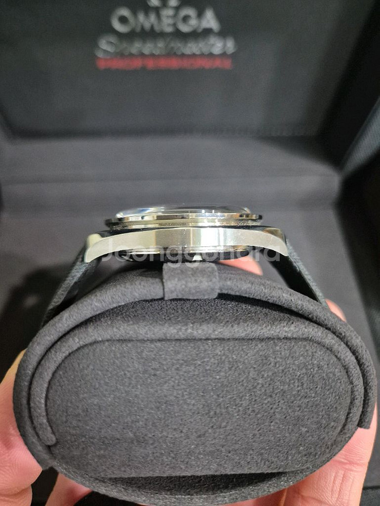 오메가 스피드마스터 프로페셔널 문워치 신형--3