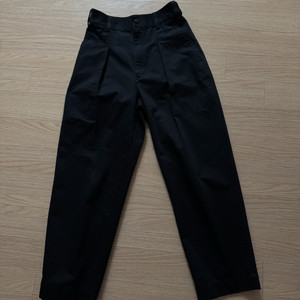 유니클로 U 르메르 베이커 팬츠 블랙 컬러