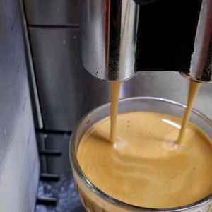 드롱기 전자동 커피머신, 오토카푸치노 머신 ECAM28.466 판매합니다.