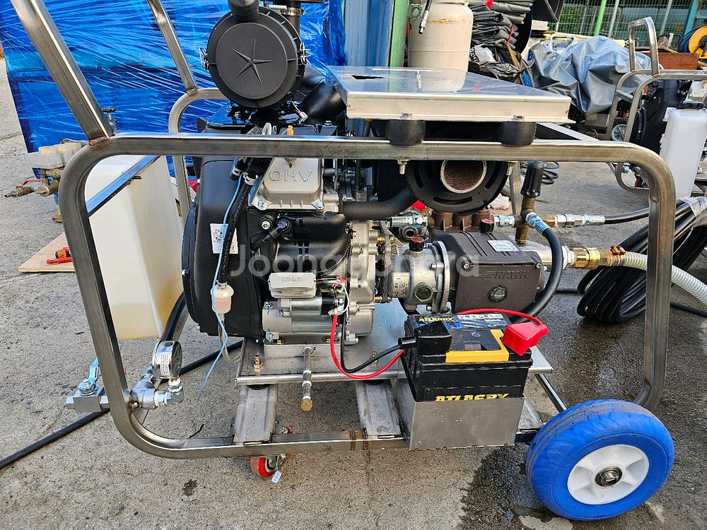 중고 엔진고압세척기 300바40리터 40마력 판매--3