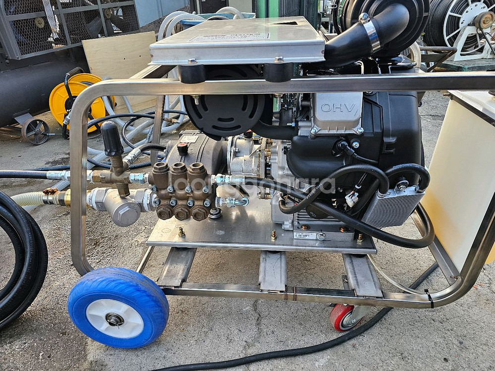 중고 엔진고압세척기 300바40리터 40마력 판매--2