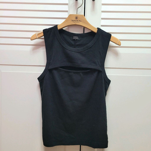 (새제품) 무신사 스텐다드 앞절개 슬리브리스