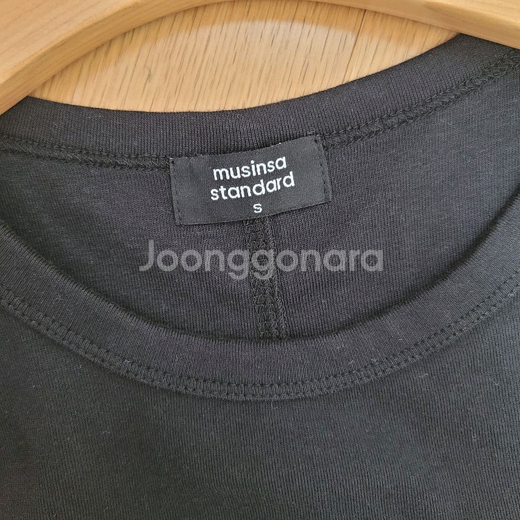 (새제품) 무신사 스텐다드 앞절개 슬리브리스--2