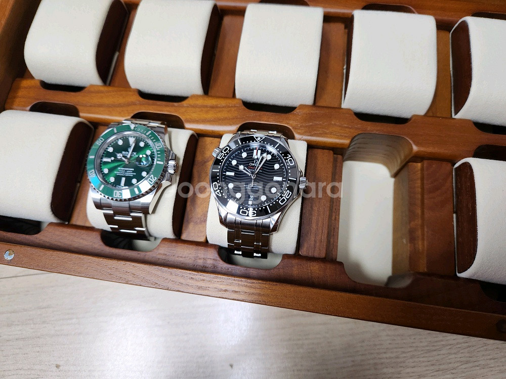 원목 시계 보관함 판매 합니다.--1