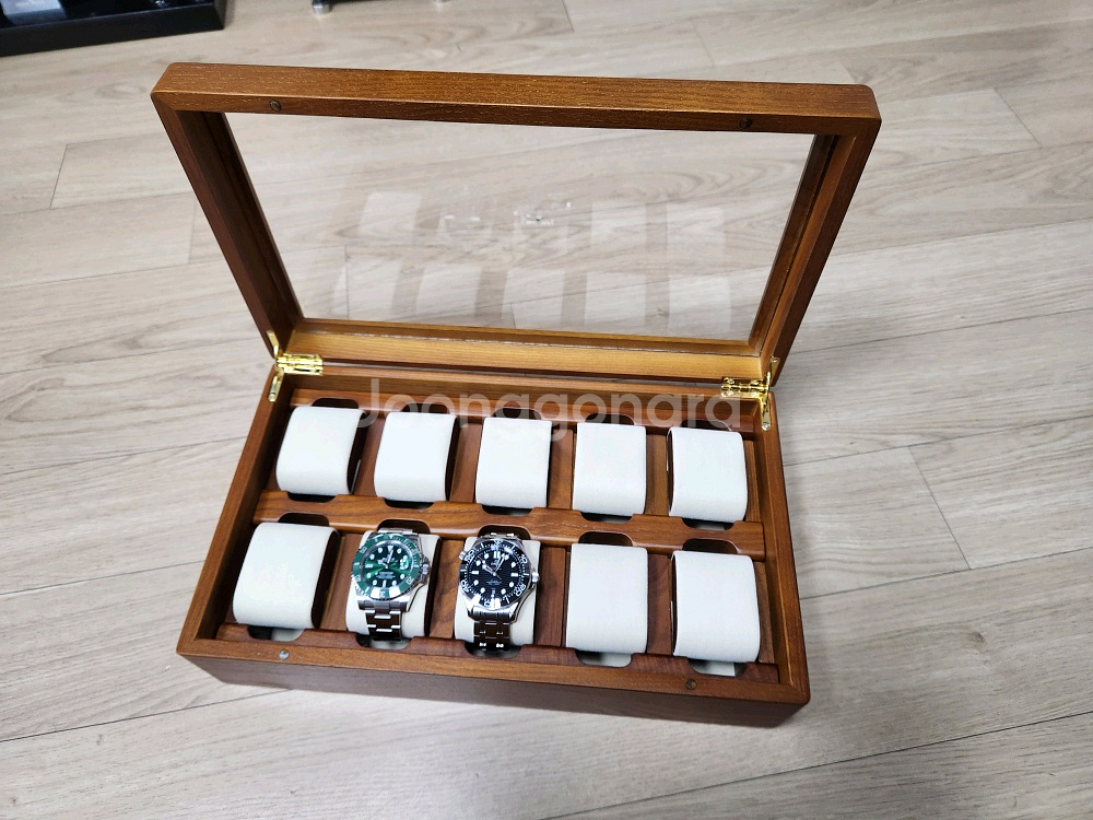 원목 시계 보관함 판매 합니다.--0