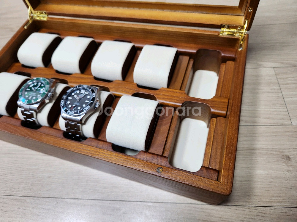 원목 시계 보관함 판매 합니다.--3