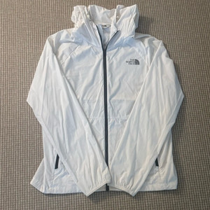 노스페이스 바람막이 한번 사용