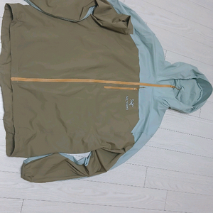 아크테릭스 스쿼미시 후디 트레일 매직