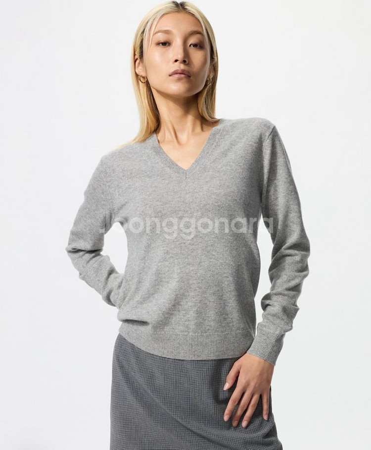(새상품) 유니클로 여성 캐시미어 브이넥니트 3XL--0