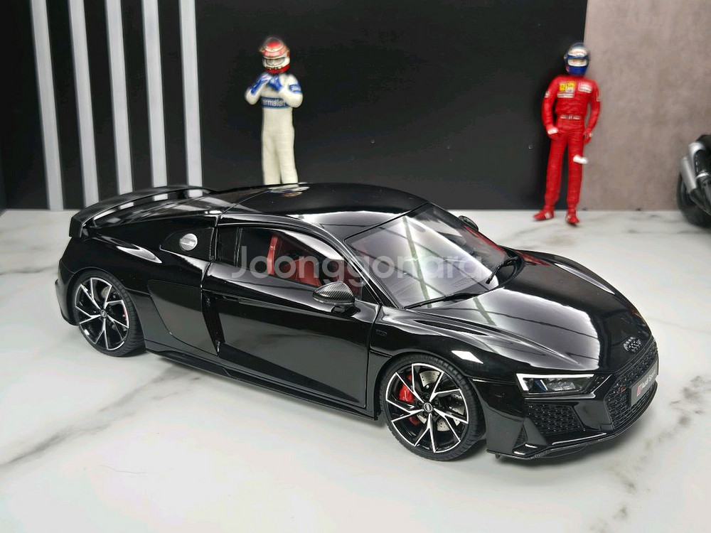 1:18 켕파이 아우디R8쿠페 다이캐스트 팝니다.--0