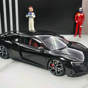 1:18 켕파이 아우디R8쿠페 다이캐스트 팝니다.