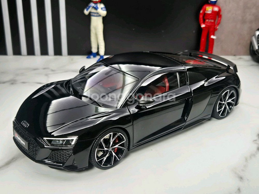 1:18 켕파이 아우디R8쿠페 다이캐스트 팝니다.--1