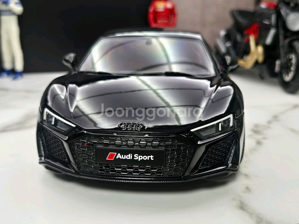 1:18 켕파이 아우디R8쿠페 다이캐스트 팝니다.--2