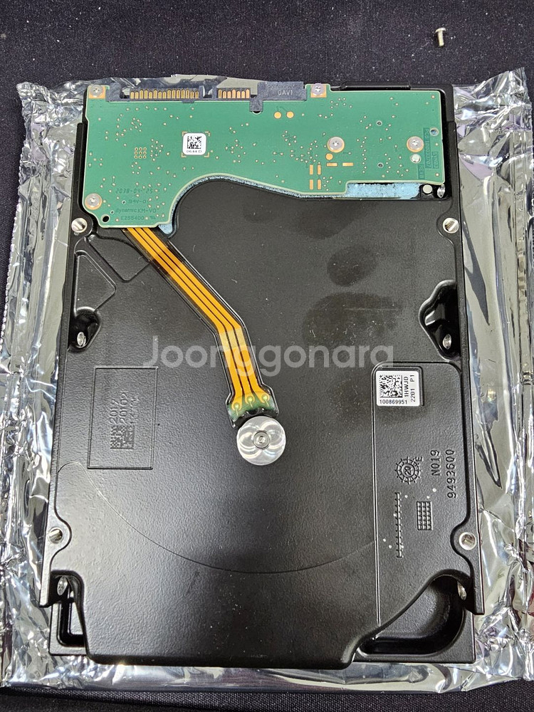 시게이트 아이언울프 프로 16TB (ST16000NE000) HDD--1