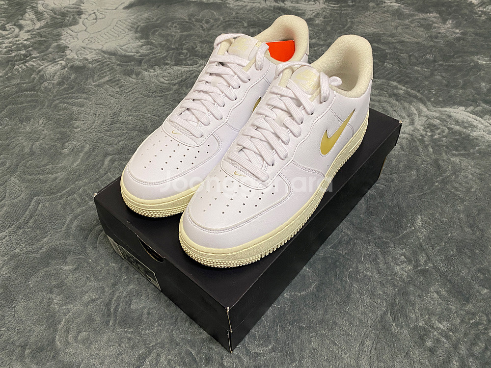 [265] 에어 포스 1 '07 럭스 페일 바닐라--0